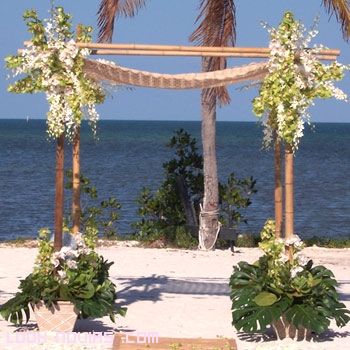 altar de madera para bodas