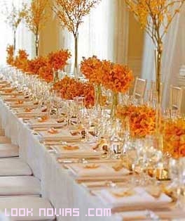 mesas en colores naranja
